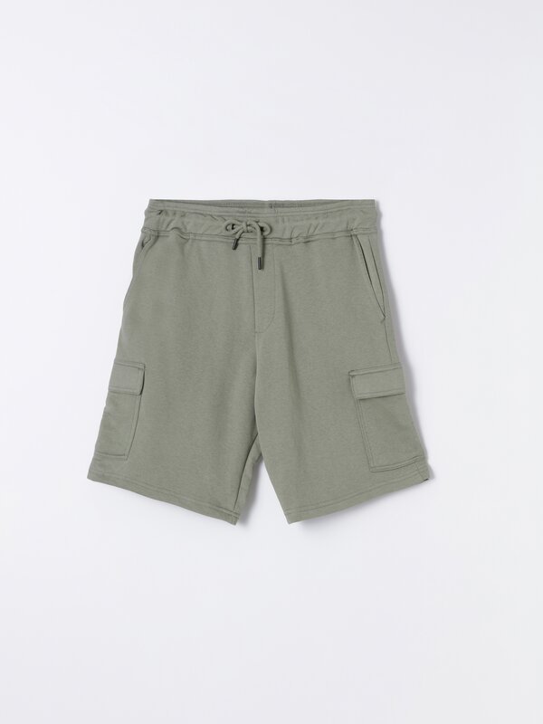 Plush cargo Bermuda shorts