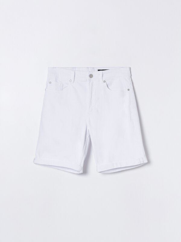 Basic slim fit Bermuda shorts