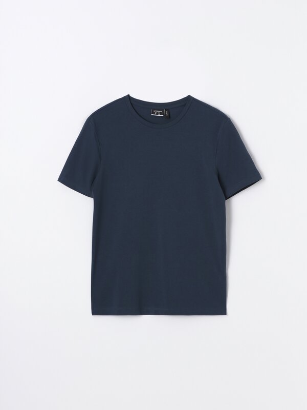Slim fit basic T-shirt