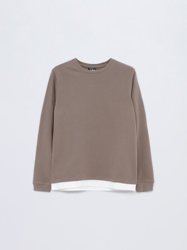 Double-layer T-shirt with textured hem