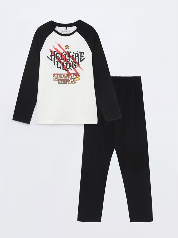 Stranger Things™/© Netflix print pyjamas