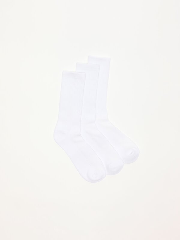 Pack of 3 pairs of long sport socks.