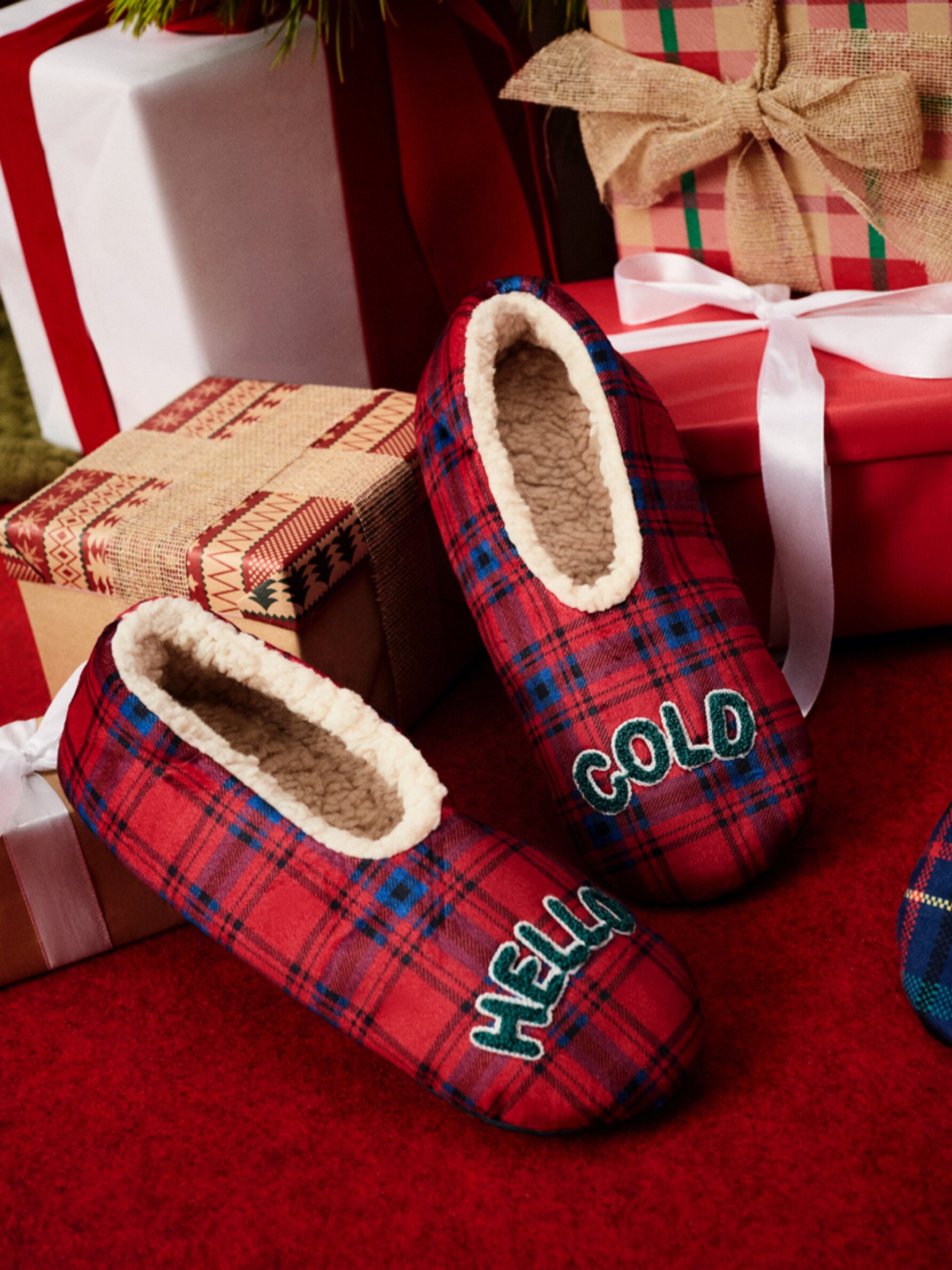 Auntie hot sale bear slippers
