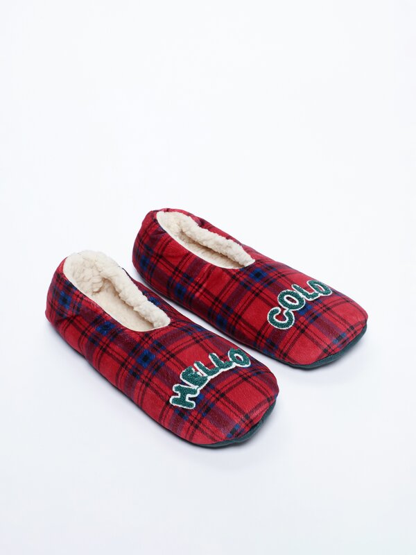 Christmas slogan house slippers