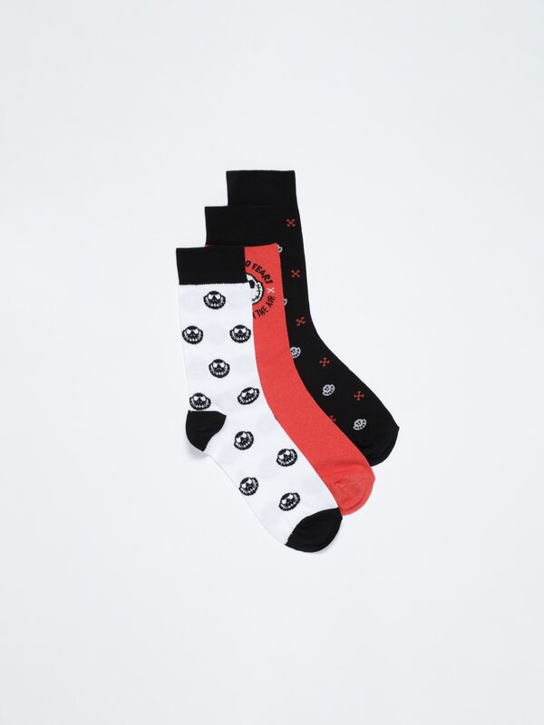 Pack of 3 pairs of socks with scary motifs