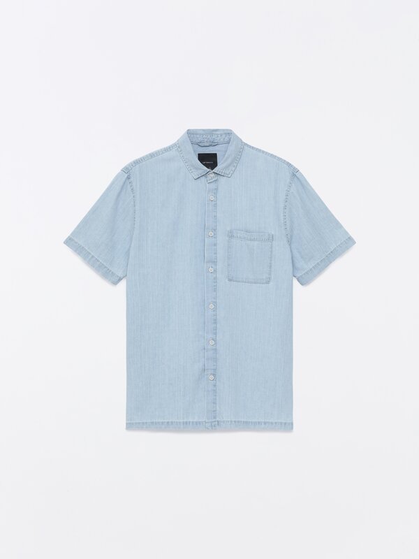 Short sleeve denim shirt