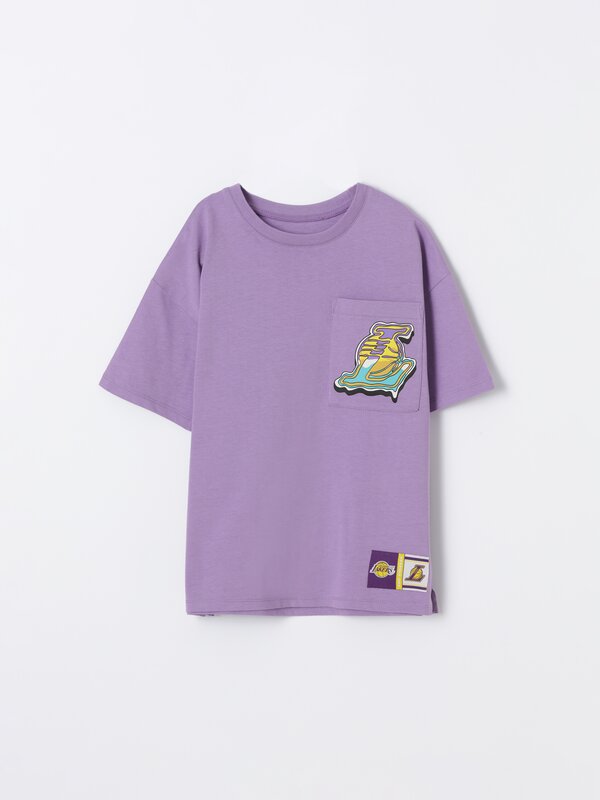 T-shirt with a LOS ANGELES LAKERS NBA back maxi print