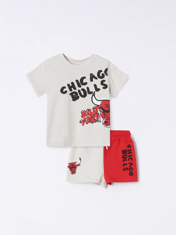 Conjunto de t-shirt e calções bermuda CHICAGO BULLS NBA
