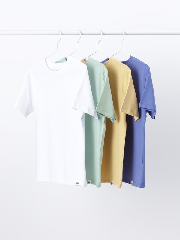 Pack of 4 plain short sleeve T-shirts
