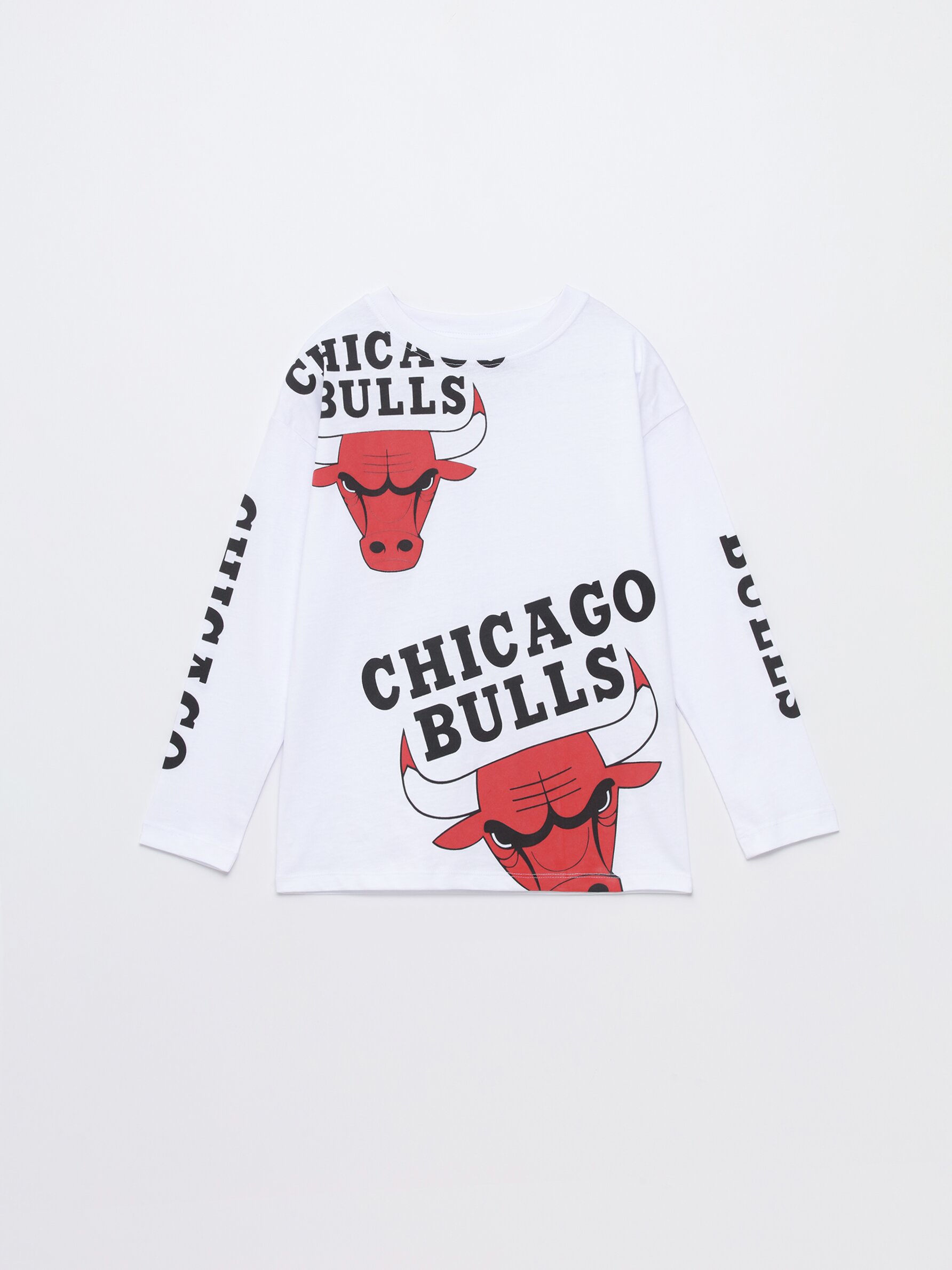 T shirt adidas on sale bulls