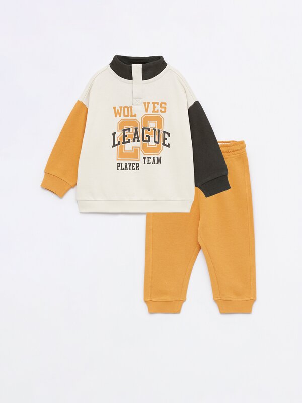 Sweatshirt with zip and trousers set