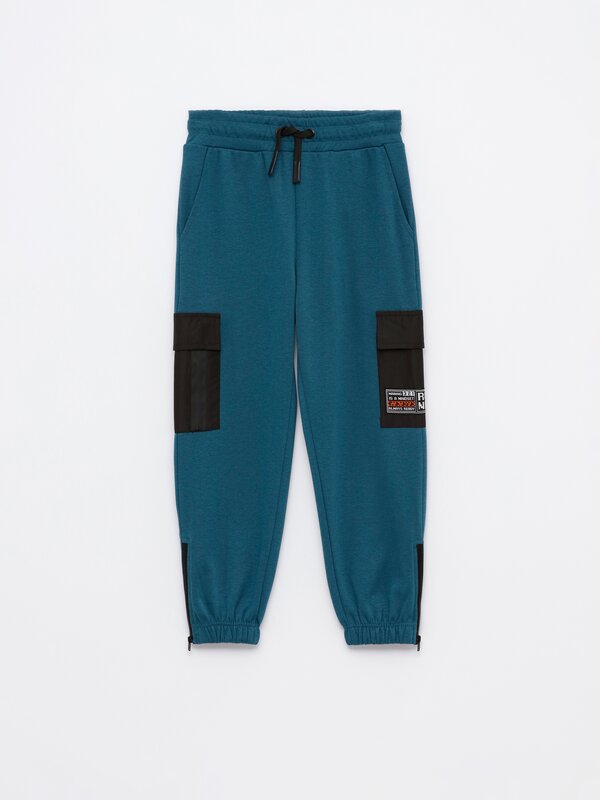Sporty plush trousers with pockets