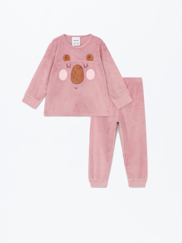 Kadife dokulu ve hayvan desenli pijama takımı