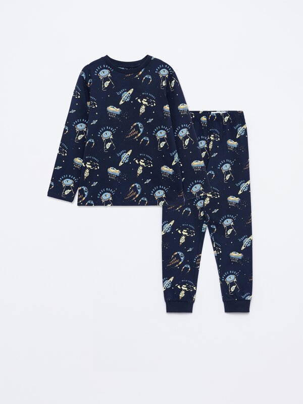 Conjunto de pijama comprido com estampado brilhante no escuro