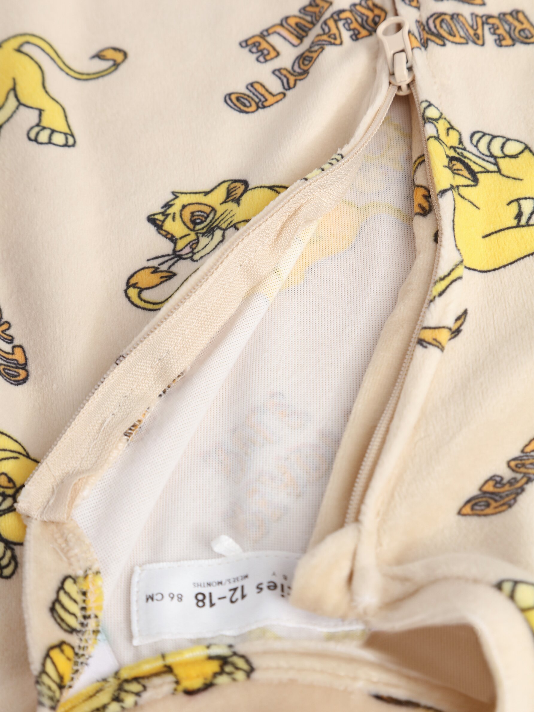 Lion King Disney print velvety pyjamas