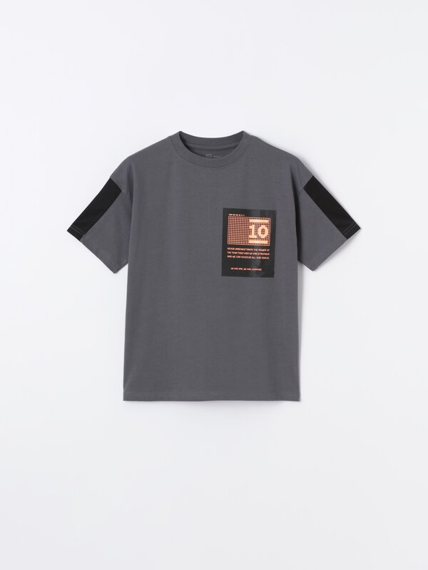 T-shirt with a maxi print on the back