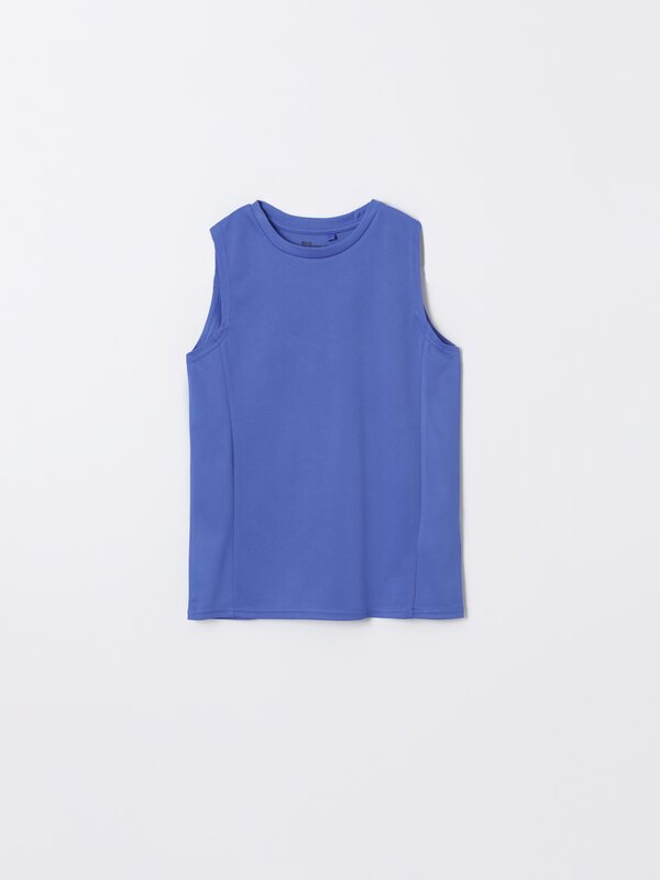 Sleeveless sports top
