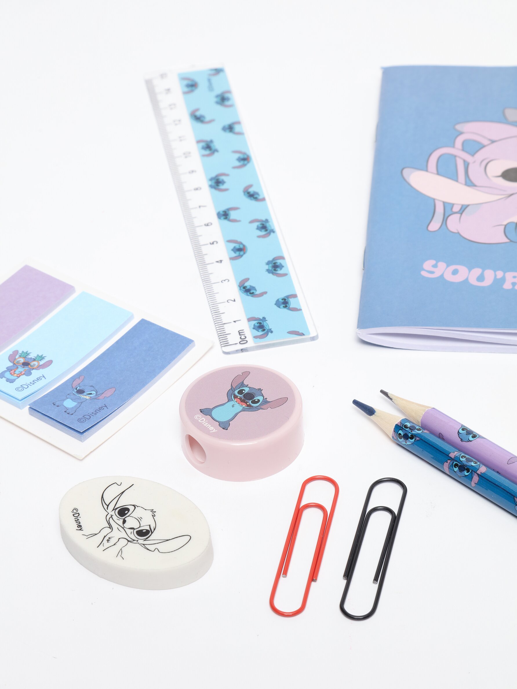 Tradineur - Set de papelería escolar de Lilo & Stitch con estuche, libreta,  2 lápices, afila lápiz, goma de borrar, regla, marca