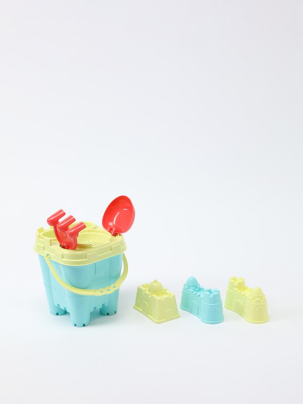 Set of bucket, shapes and castle spade