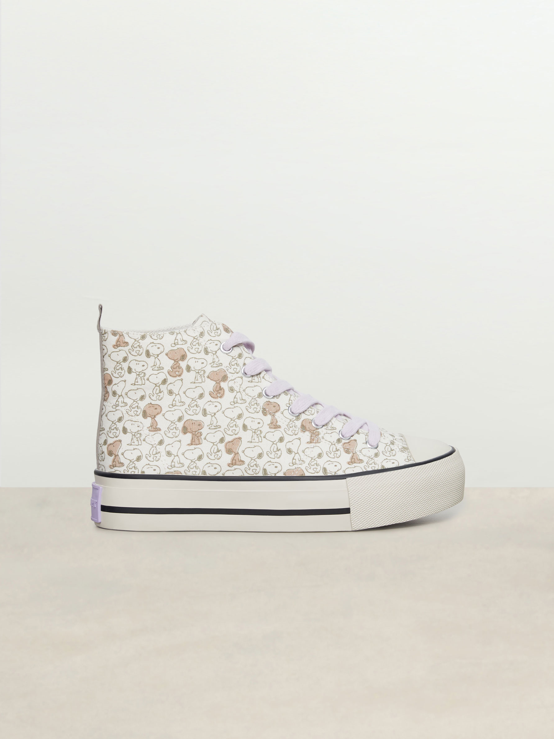 Womens on sale snoopy sneakers