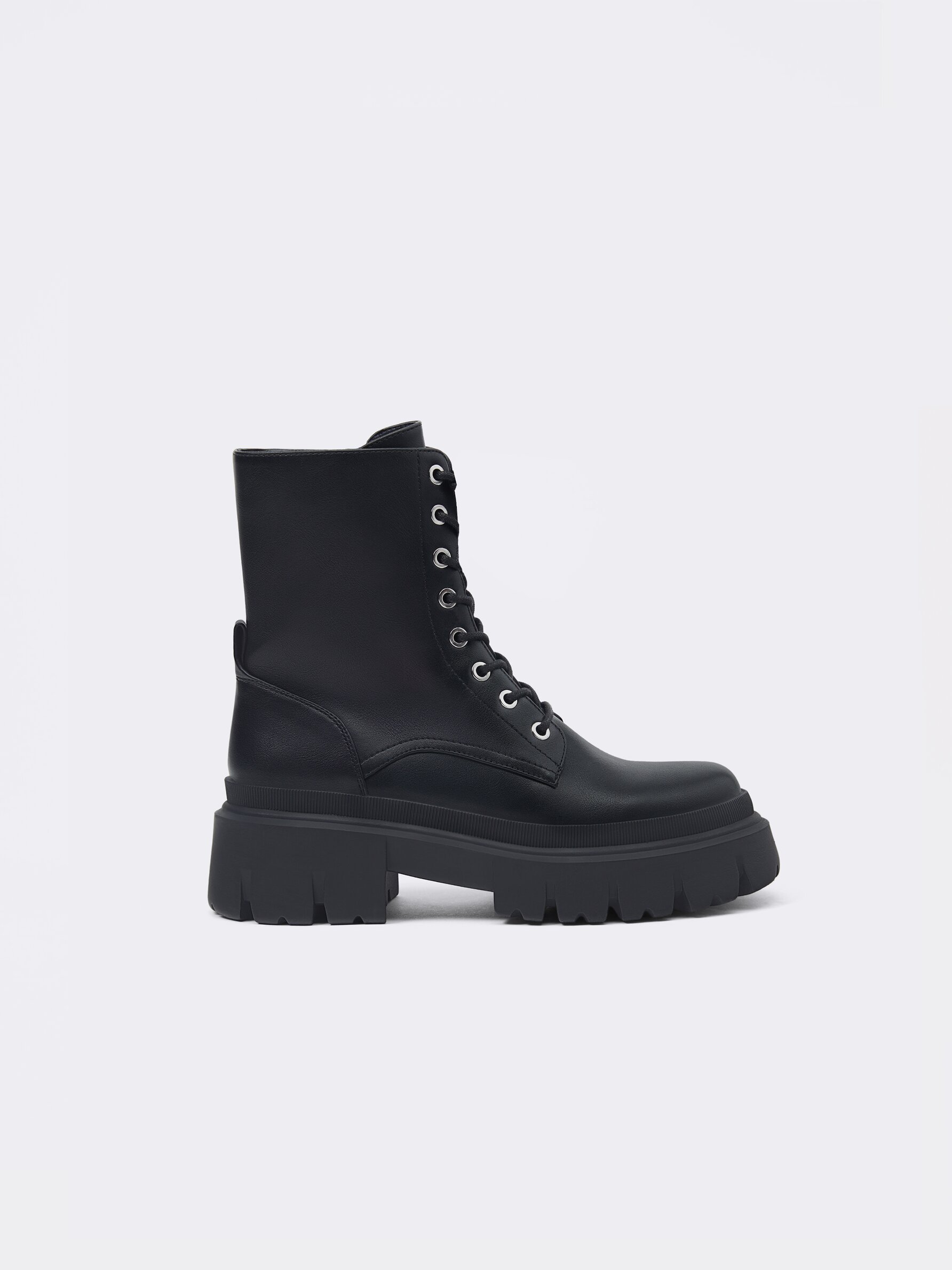 Botin acordonado 2025