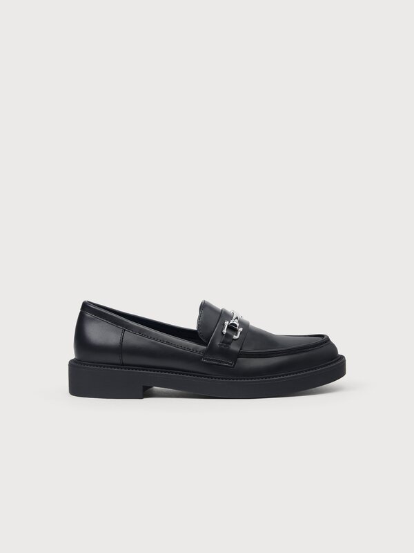 Loafers with detail