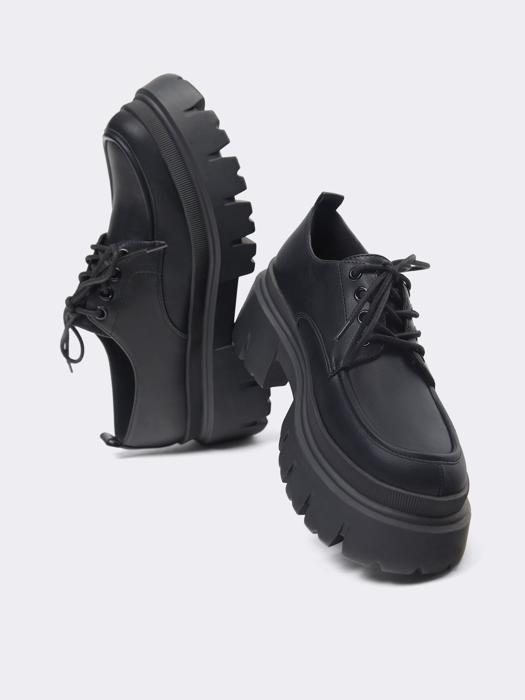Lace up shoes FOOTWEAR Woman Lefties UAE ABU DHABI Al