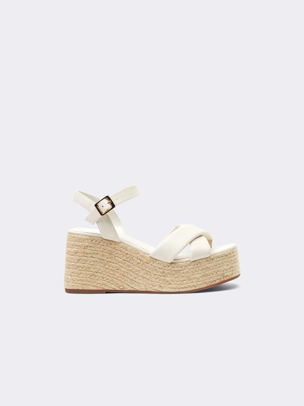 Jute wedges with straps