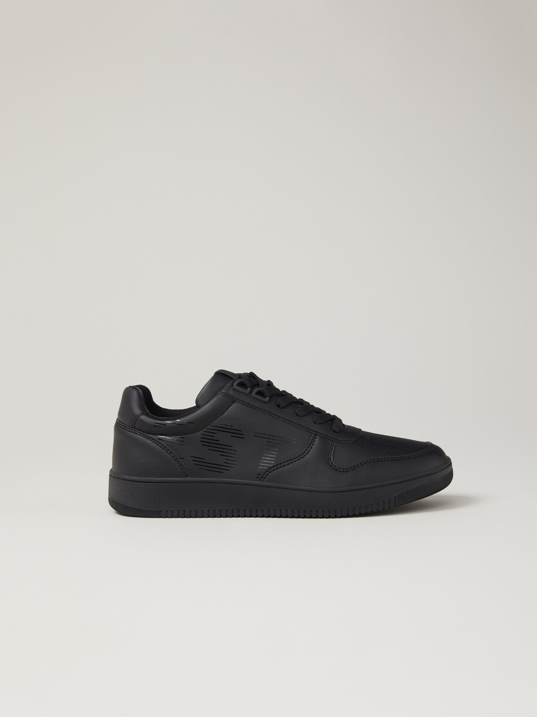Black sneakers - 
