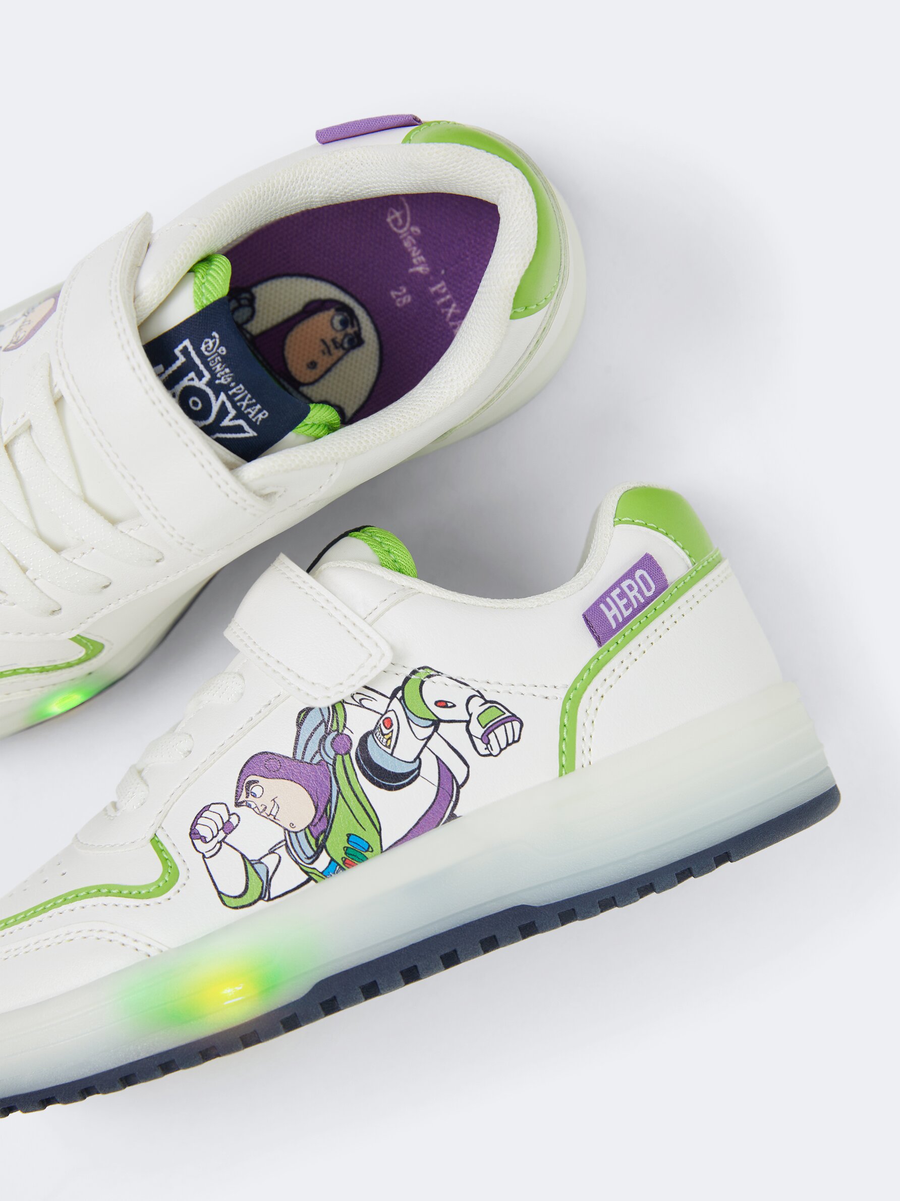 Buzz 2025 lightyear sneakers