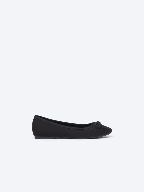 Ballet flats with bow