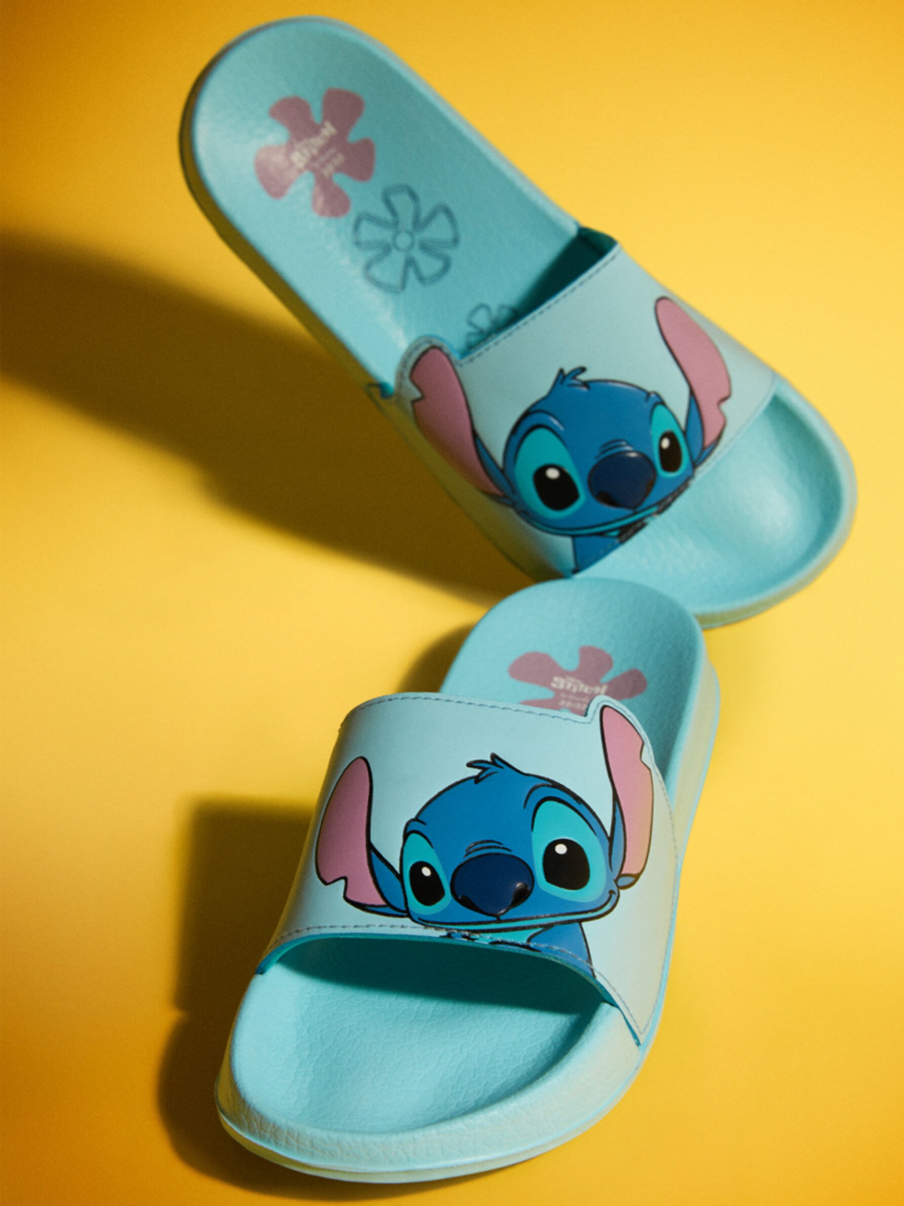 Disney Frozen 2 Anna & Elsa 2 Pack Of Anti-Slip Fluffy Slipper Socks —  Vanilla Underground