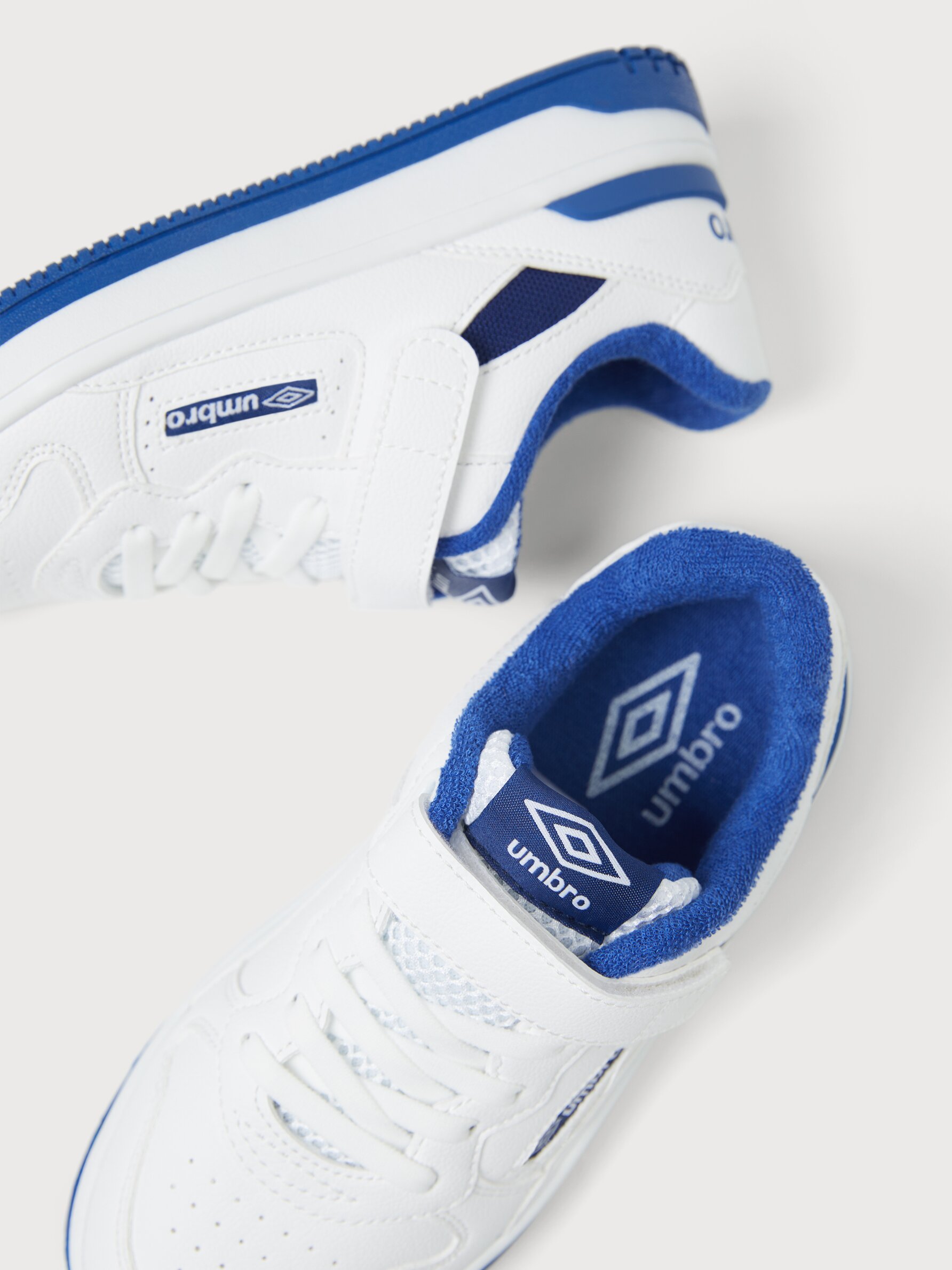 Umbro walking shoes on sale