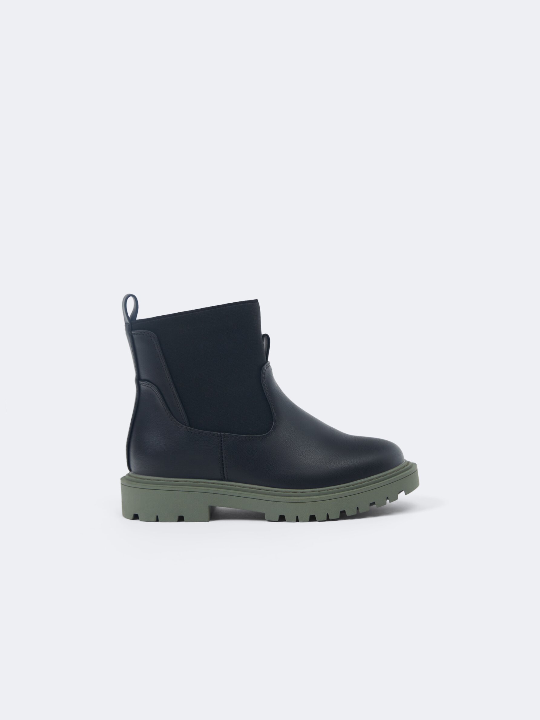 Black girls outlet chelsea boots