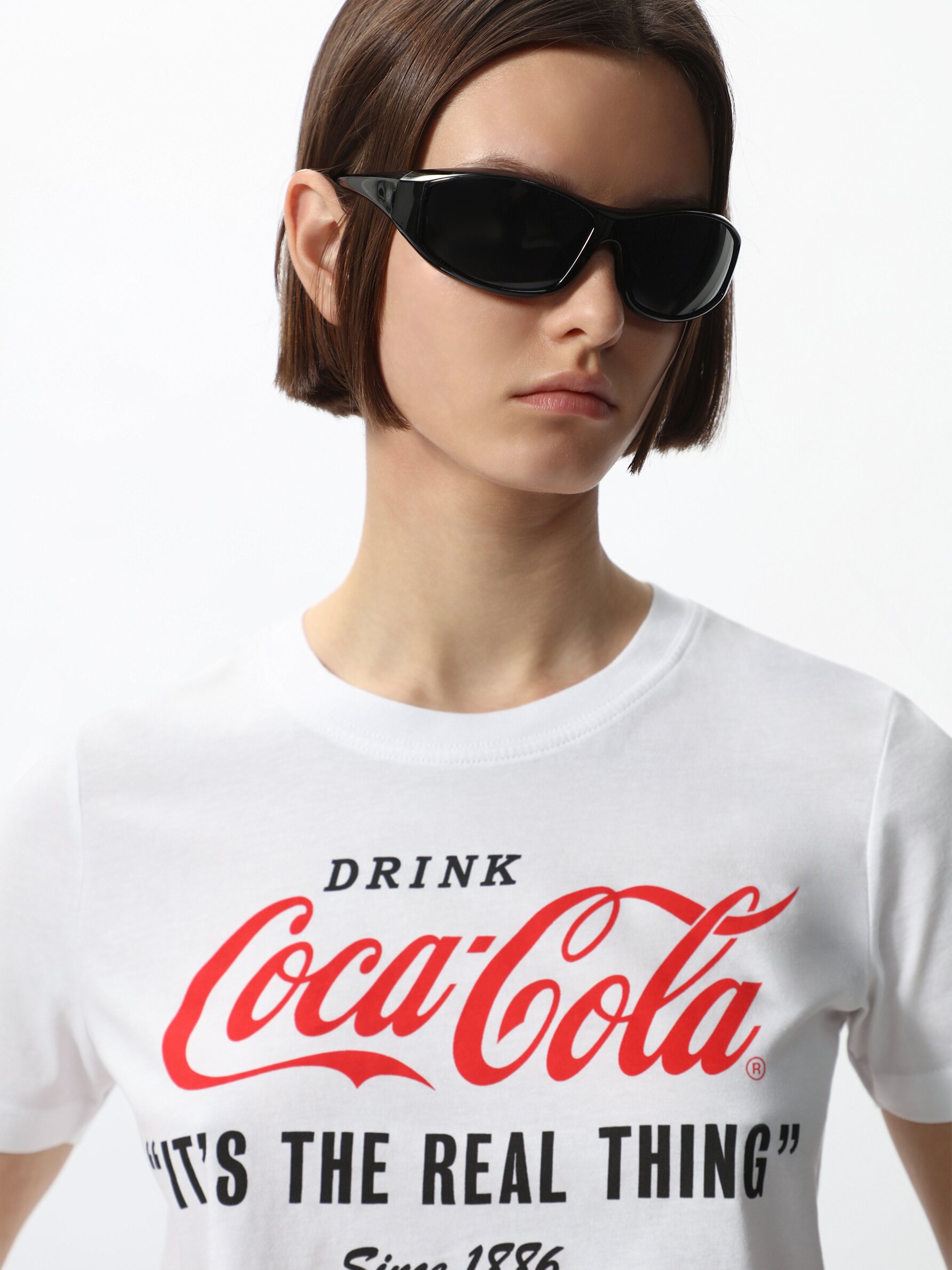Coca-Cola ® T-shirt Collabs - CLOTHING - Woman - | Lefties Bahrain