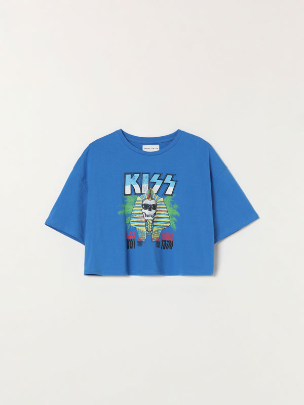 Cropped T-shirt with a Kiss ©Universal print