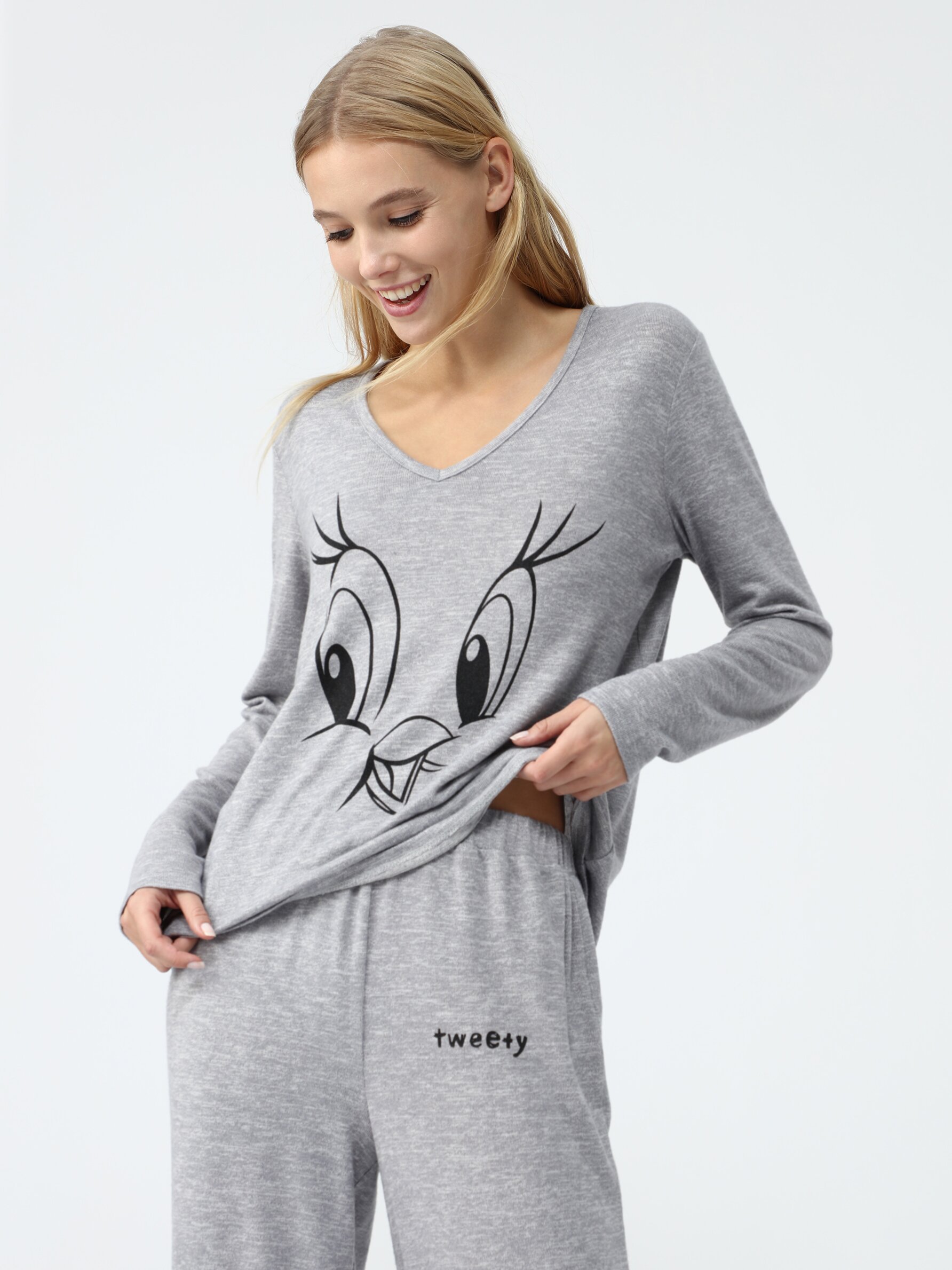 Cabra Mal simpatía Looney Tunes © &™ Warner Bros print pyjama set - COLLABS - CLOTHING - WOMAN  - | Lefties Bahrain