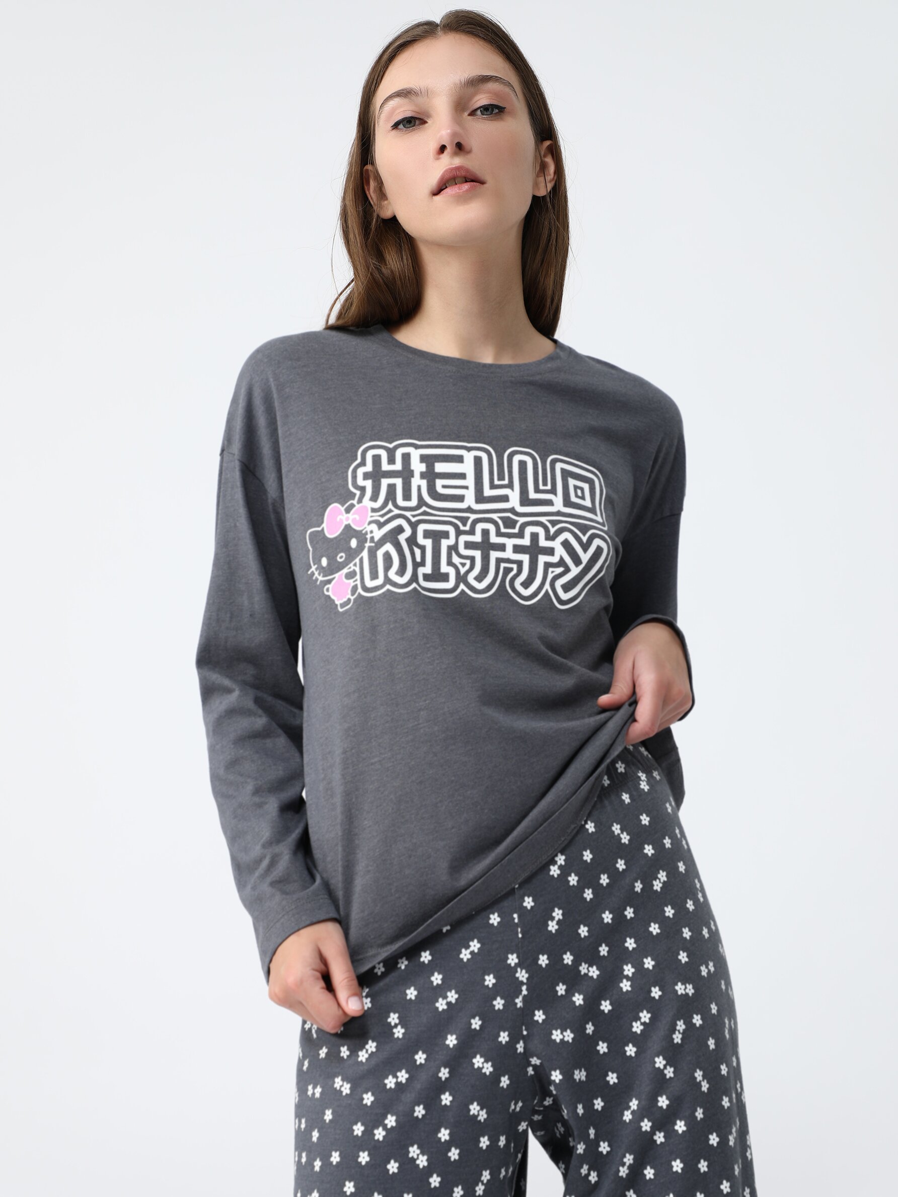 semilla embarazada catalogar Conjunto de pijama de Hello Kitty ©SANRIO - Pijamas - ROPA INTERIOR |  PIJAMAS - Mujer - | Lefties Mexico