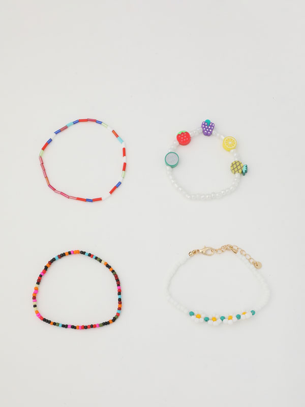 Pack of 4 assorted bracelets.