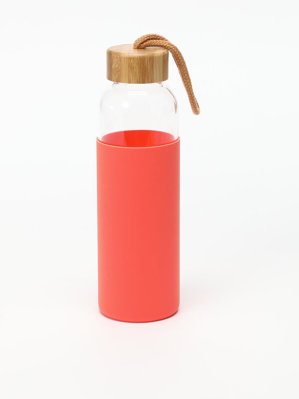 550 ml bottle with silicone