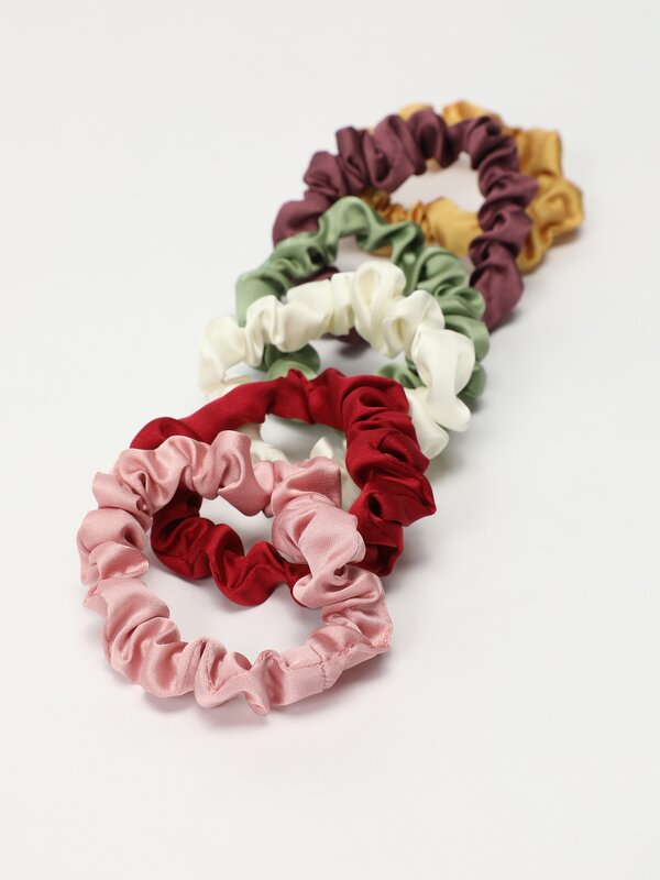 Pack of 6 assorted scrunchies