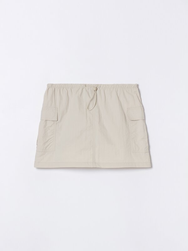 Falda corta parachute