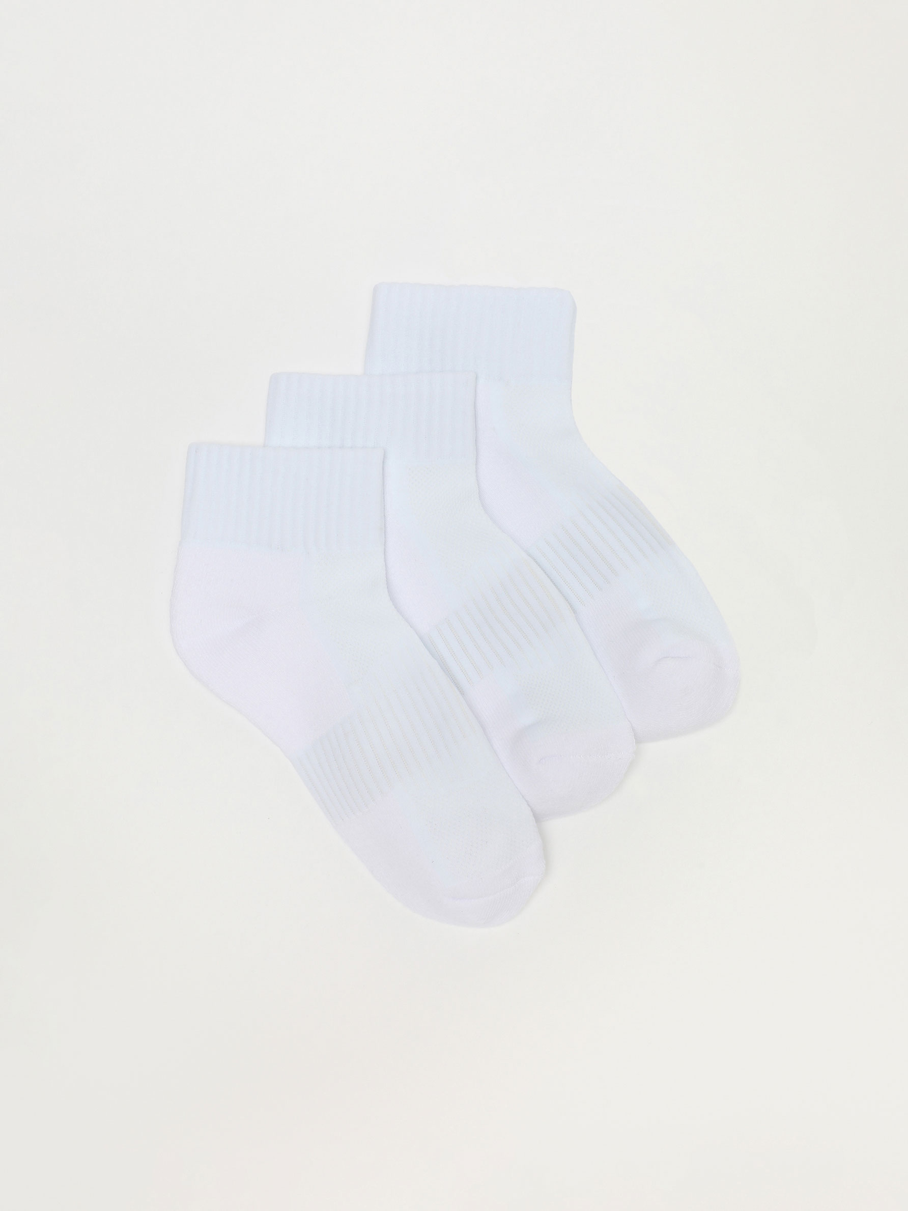 white ankle sports socks