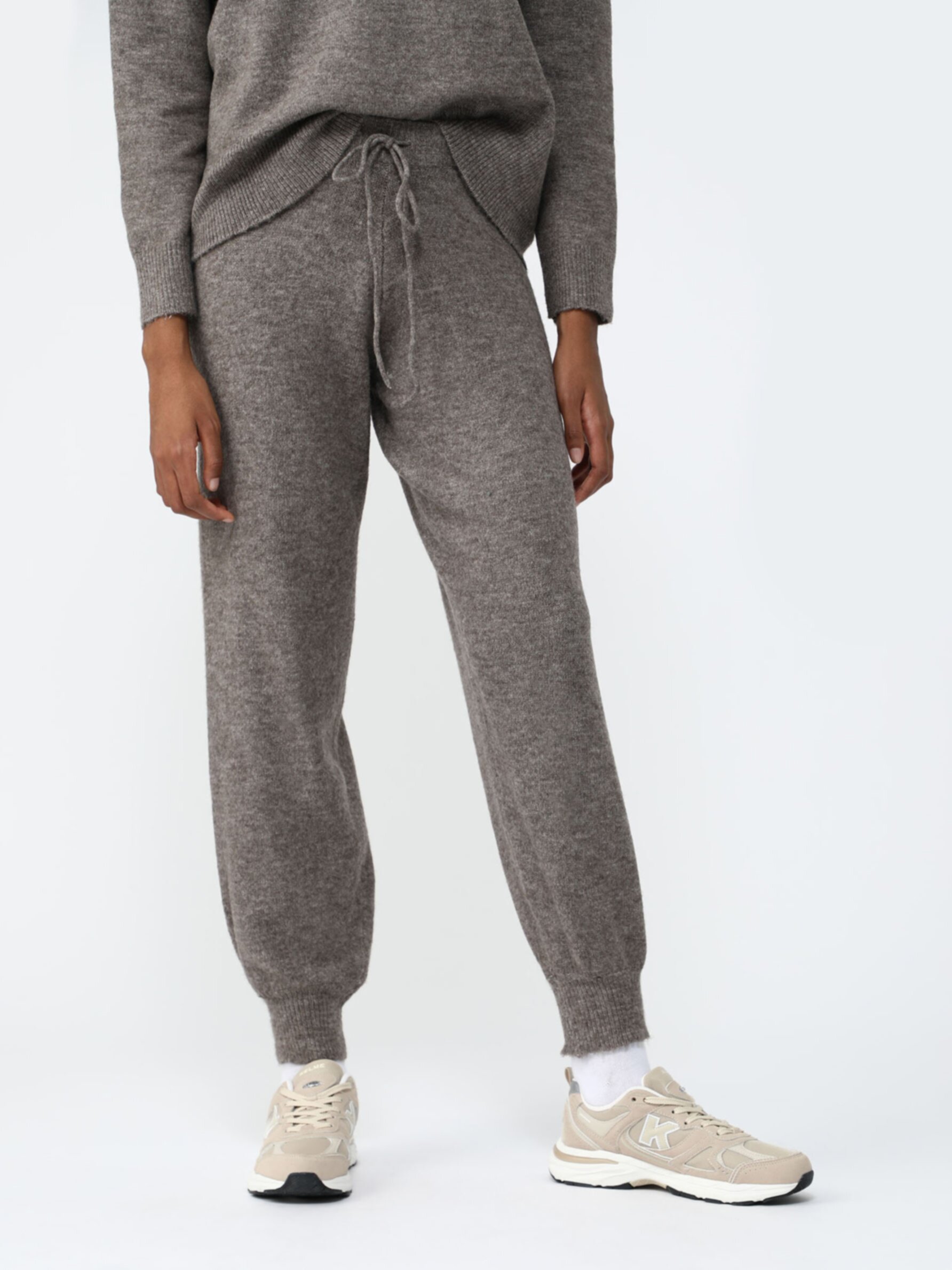 Knitted hot sale jogging bottoms