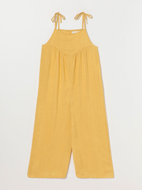 Flowing rustic dungarees