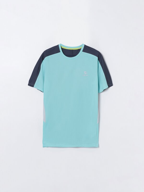 Sports T-shirt with colour block design
