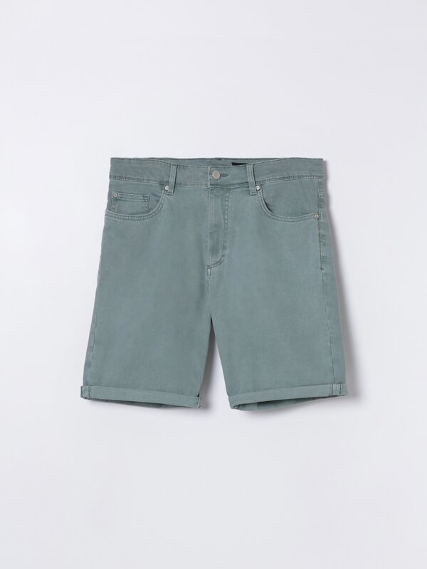 Basic slim fit Bermuda shorts