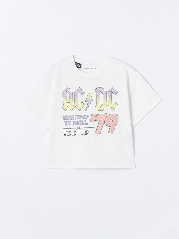 T-shirt featuring ACDC ©Universal print