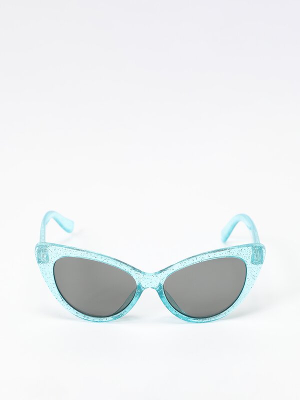 Cateye sunglasses with glitter