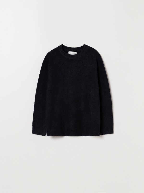 Basic round-neck sweater